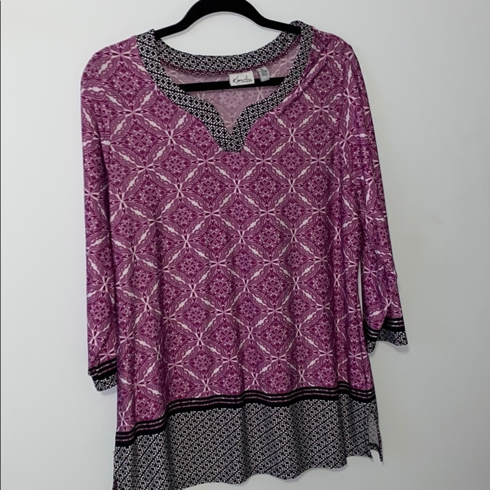 ❗️FINAL PRICE❗️Purple patterned top
